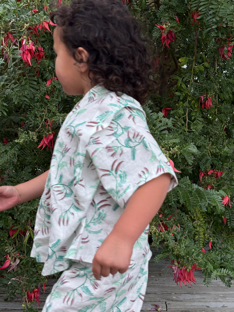 Ngutukākā  Ma Kimono Top