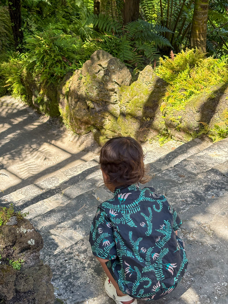 Ngutukākā  Pango Kimono Top